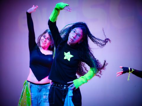 Clase de K-Pop en la Escuela D1