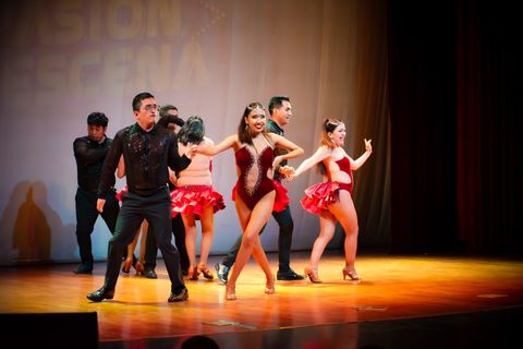 Clase de Salsa y Bachata en la Escuela D1, sede Miraflores