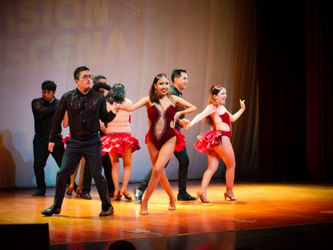 Clase de Salsa y Bachata en la Escuela D1